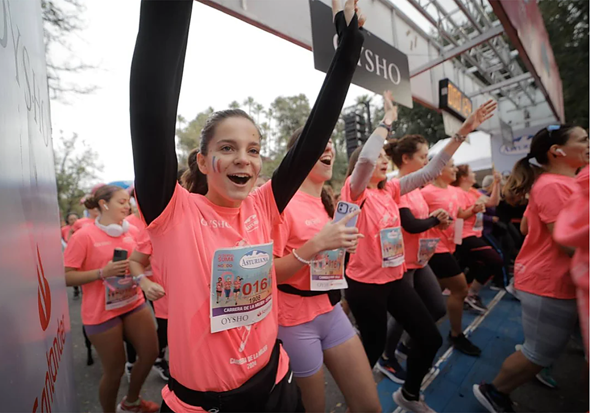 Imagen del inicio de la Carrera de la Mujer 2024 en Sevilla