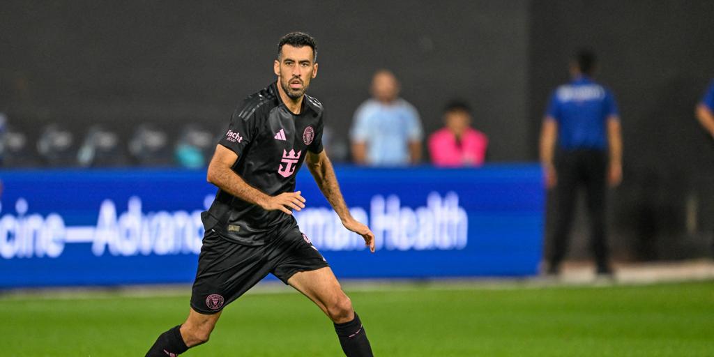 El futbolista Sergio Busquets anuncia su retirada