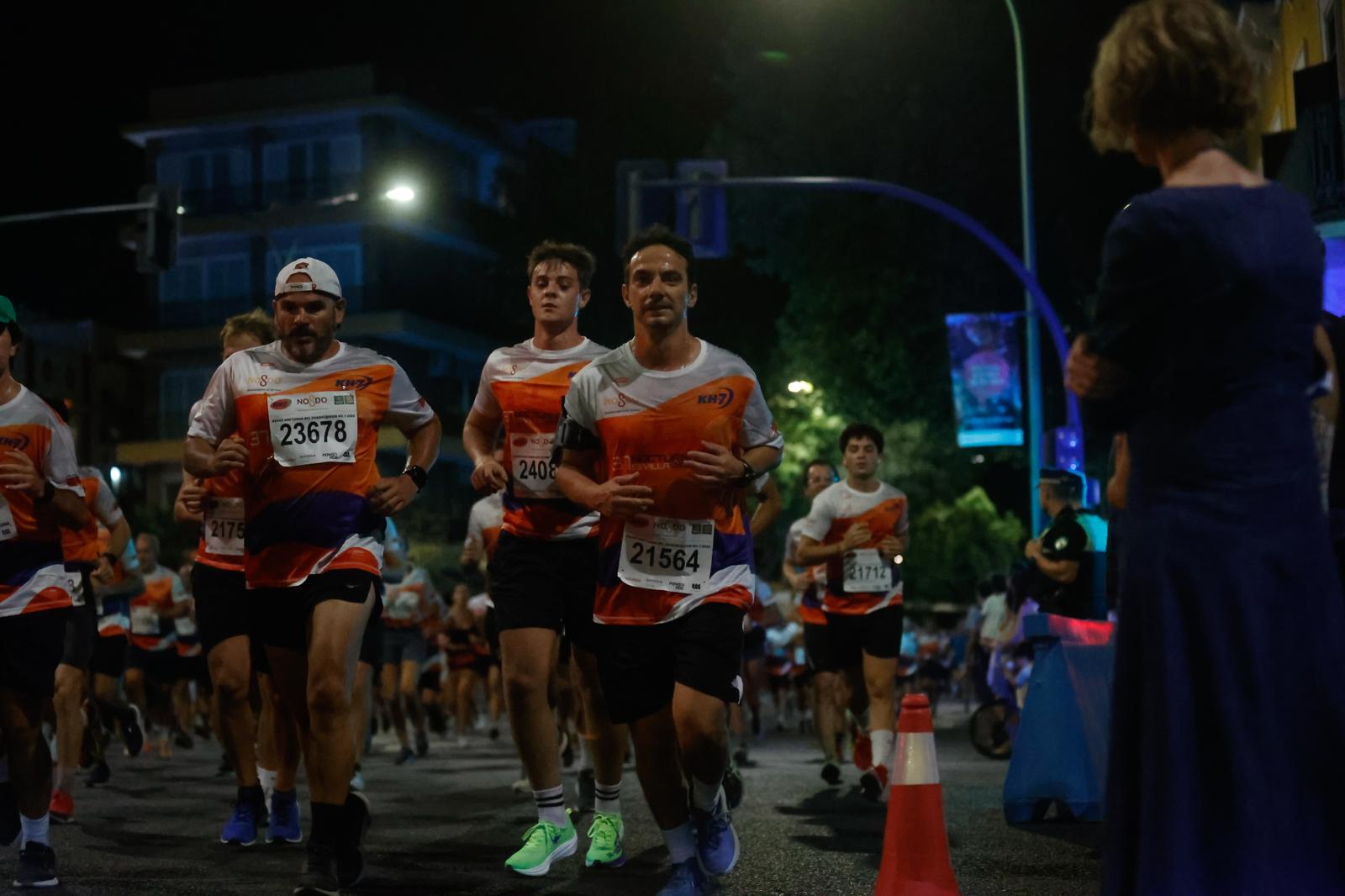 Búscate en la galería de imágenes de ABC de la Carrera Nocturna de Sevilla 2025