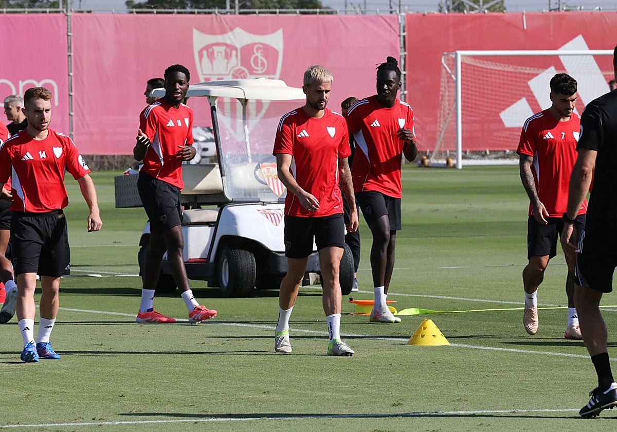 Almeyda mantiene la confianza en Januzaj y Akor Adams: «Lo dieron por perdido y a los buenos no se les olvida jugar al fútbol»