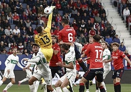 El Osasuna se entrena sin Aimar Oroz y Rubén García