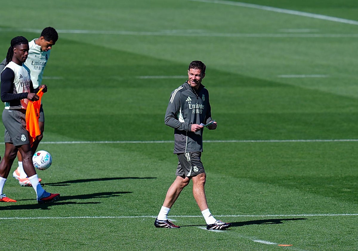 Xabi Alonso, en un entrenamiento del Real Madrid