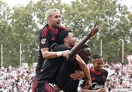 Sevilla FC: El compromiso de un grupo, a muerte con su entrenador