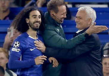 Mourinho volvió, saludó, abrazó, besó... y perdió