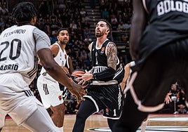 El Madrid paga con otra derrota su debacle desde el triple