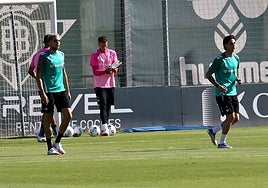 Valentín Gómez : «Pellegrini ayuda muchísimo, está muy encima en los detalles»