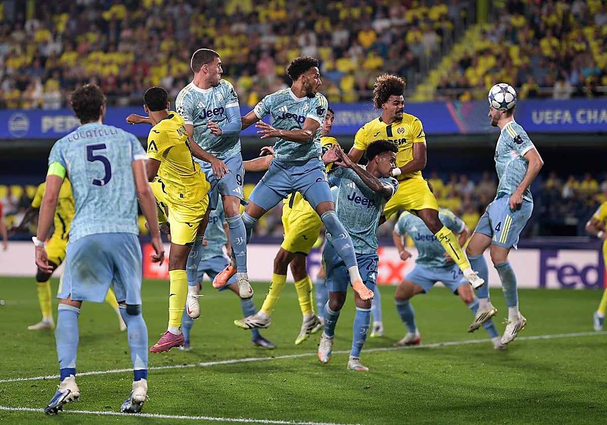 Renato Veiga cabecea el tanto del empate para el Villarreal