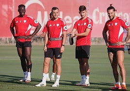 Kike Salas alaba a Almeyda: «Ver a un equipo unido de la mano del entrenador, engancha»