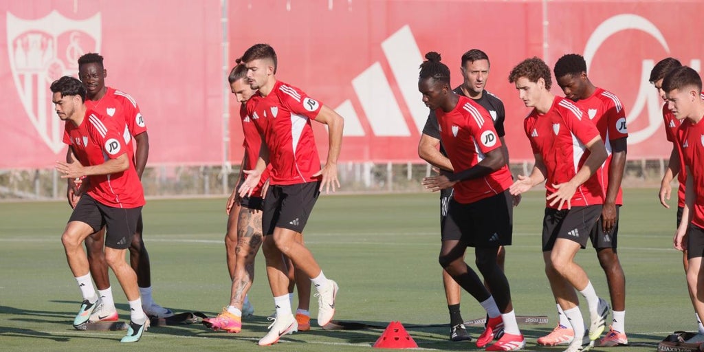 Kike Salas regresa a los entrenamientos antes del Sevilla - Barcelona