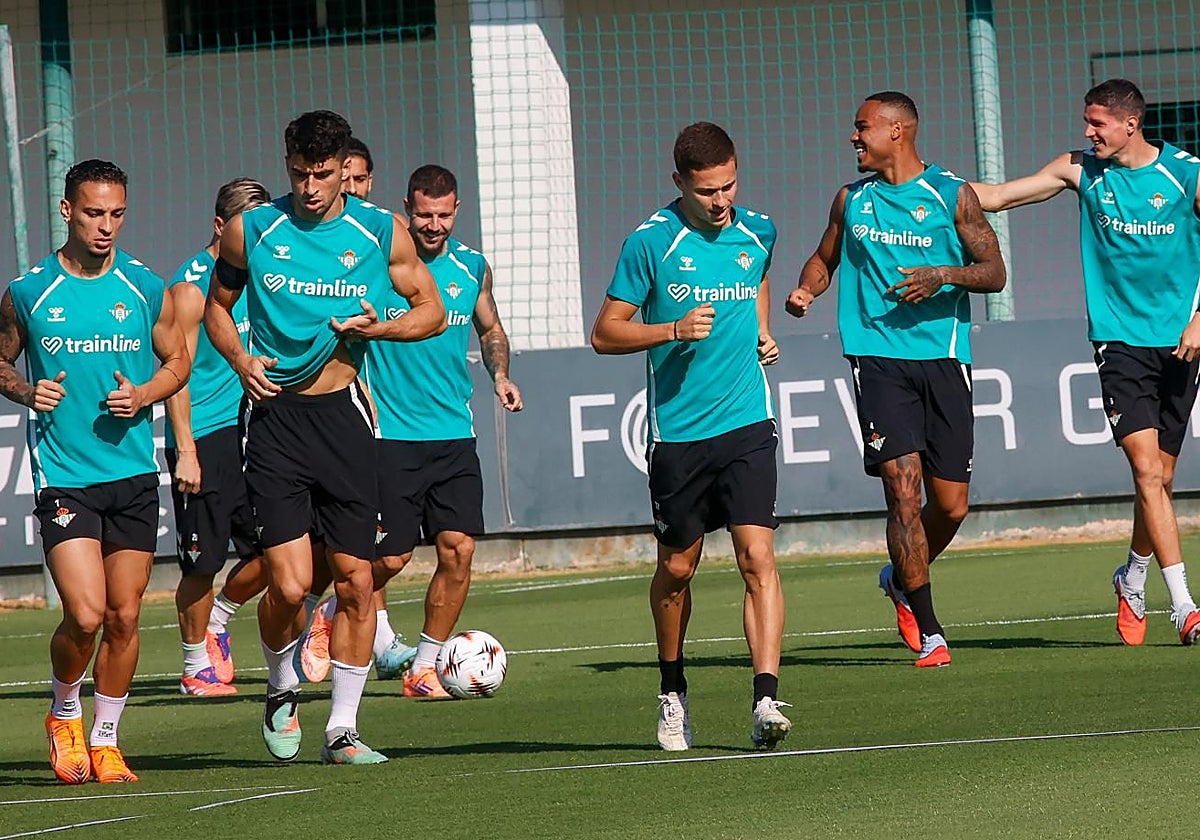 Entrenamiento de la primera plantilla del Betis