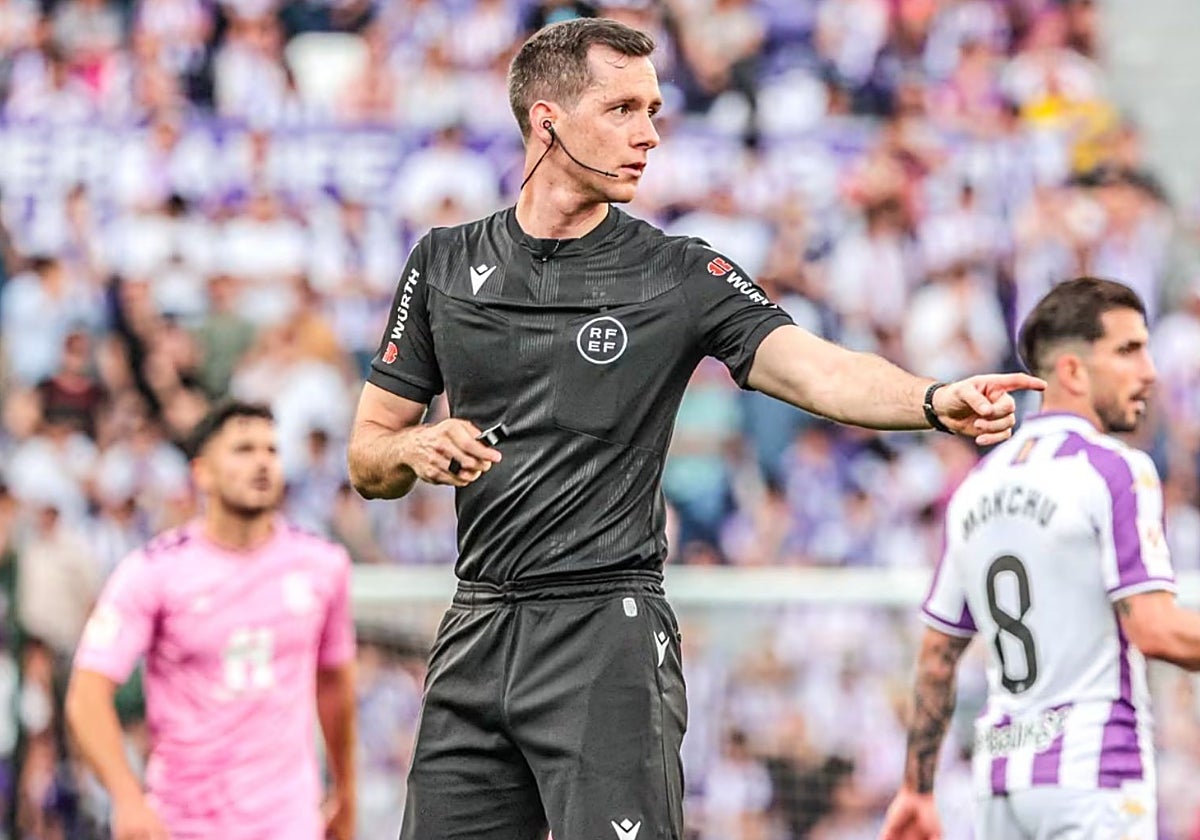 Galech Apezteguía, árbitro de Primera división