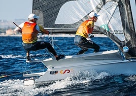 Doble liderato español en el estreno en aguas de Cagliari