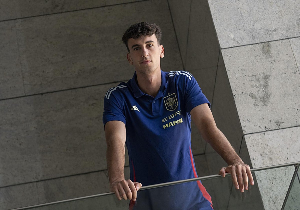 Jacobo Ramón posa durante su entrevista con ABC