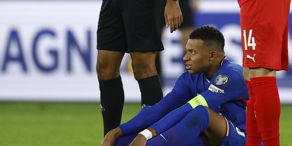 Mbappé regresa a Madrid lesionado