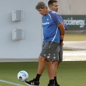 Imagen - «Los dos centrales diestros se lesionaron y tuvimos que poner un zurdo en el sector derecho. Natan está más preparado, Valentín venía de una liga nueva. Natan se ha adaptado no bien, sino muy bien. Si vemos la parte defensiva no nos han marcado goles en los dos últimos partidos. A un zurdo se le cuestiona más en el lado diestro»