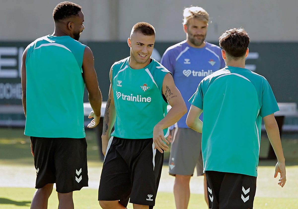 Pablo García, en un entrenamiento del Real Betis