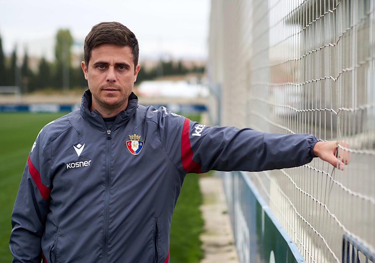 Alessio Lisci posa para ABC en Tajonar, la ciudad deportiva de Osasuna