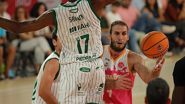 Jankovic fue el mejor jugador del Insolac Caja 87 ante el Coto Córdoba