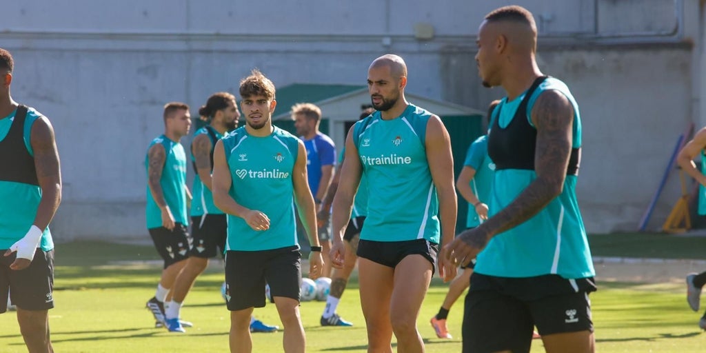 Amrabat vuelve a ejercitarse a las órdenes de Pellegrini