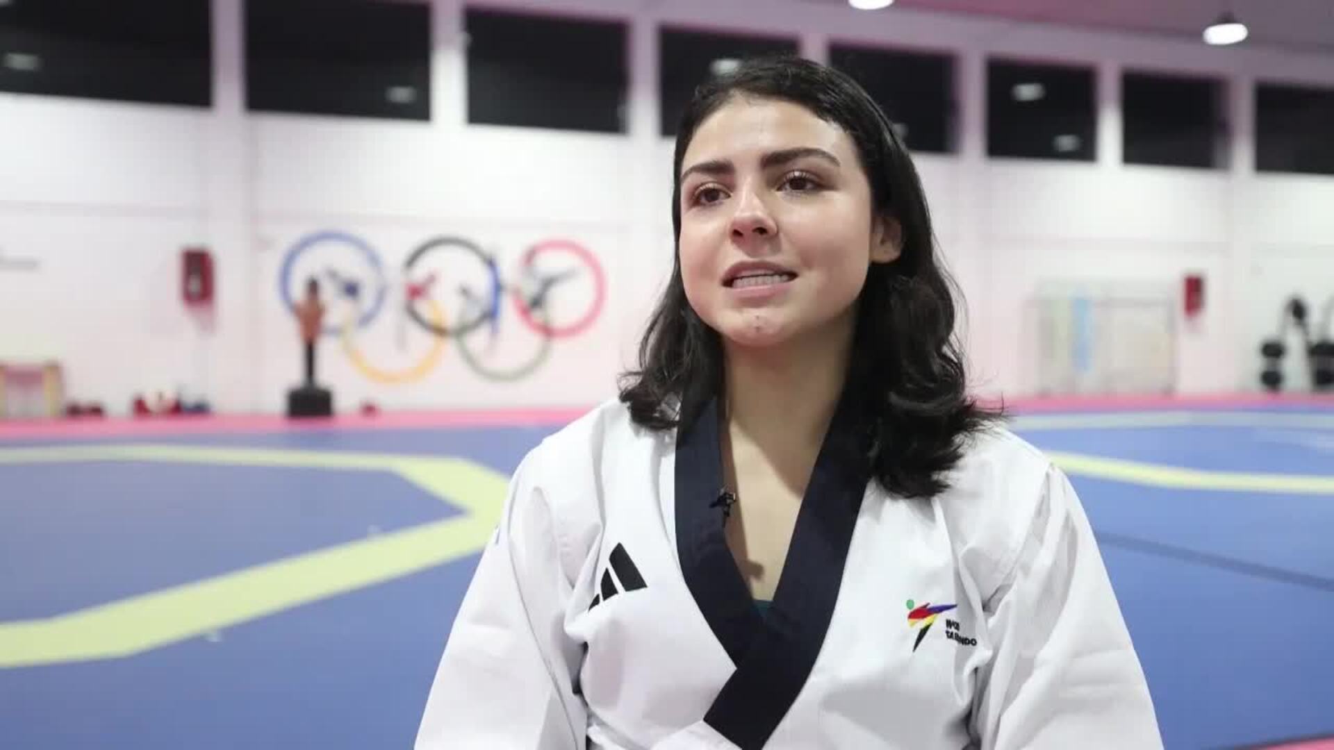 La abanderada de Guatemala mantiene el legado de las mujeres en el taekwondo