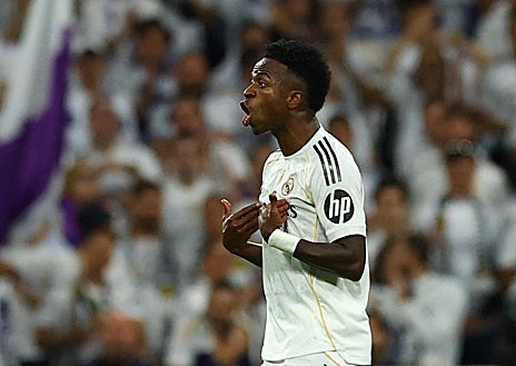 Imagen secundaria 1 - Monumental enfado de Vinicius tras ser sustituido por Xabi Alonso