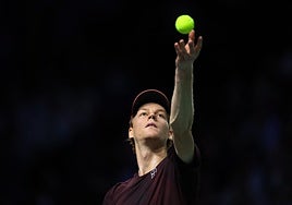 Sinner arrolla a Zverev  de camino a la final de París y amenaza el número 1 de Alcaraz