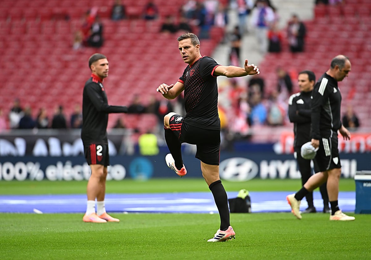 Azpilicueta, en el calentamiento del Metropolitano
