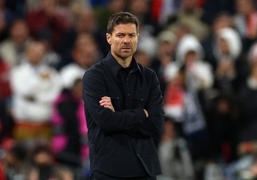 Xabi reproduce los errores por los que se echó a Ancelotti: planteamiento defensivo, jugadores fuera de posición y cambios tardíos