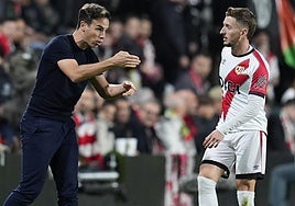 Arde Vallecas: tensión en el palco, gran bronca en el banquillo y espantada de Íñigo Pérez