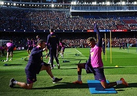 Emoción culé en la vuelta del Barça al Camp Nou 894 días después: «Miras para arriba y no se termina nunca»