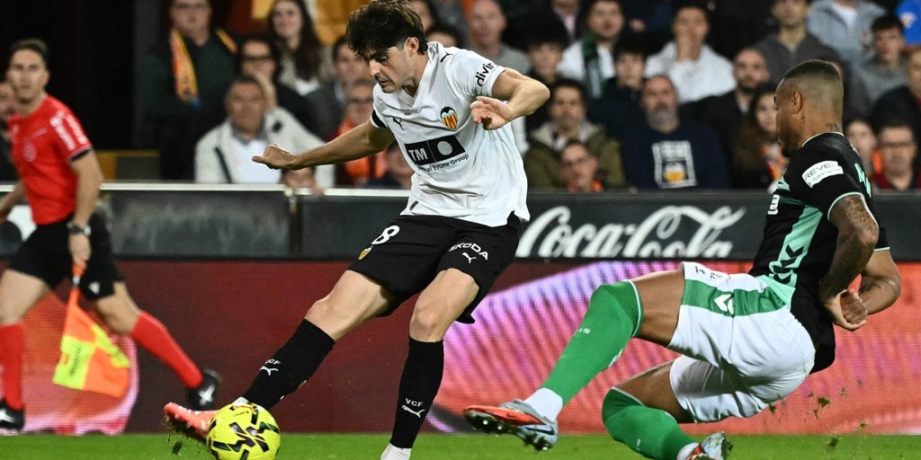 Natan, apercibido para el derbi Sevilla - Betis