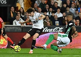 Natan, apercibido para el derbi Sevilla - Betis