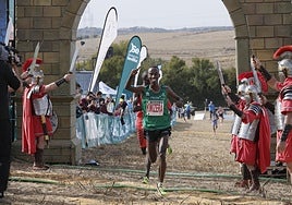 Kwizera consolida su idilio con el Cross de Itálica