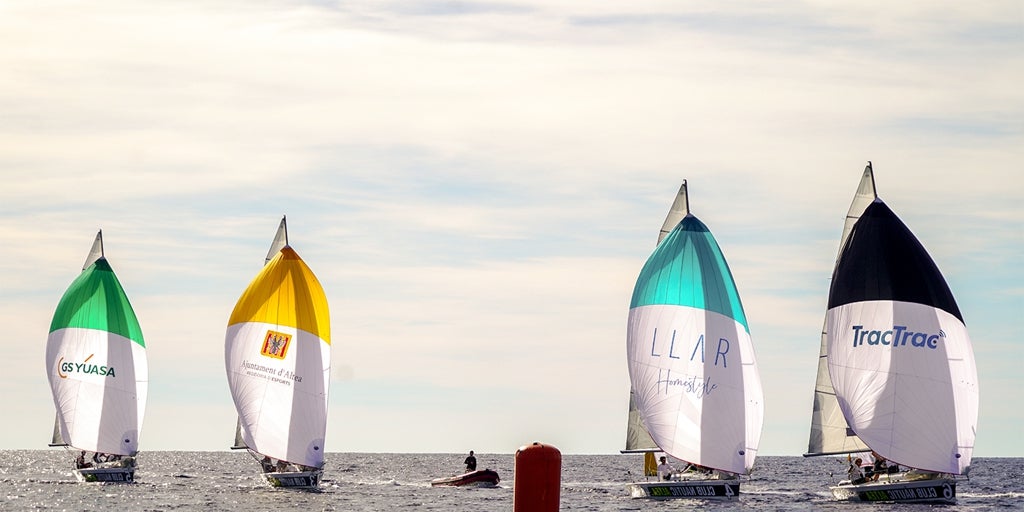 El alemán NRV gana en aguas de Altea