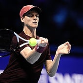 Sinner cumple en un estreno de nervios ante Aliassime