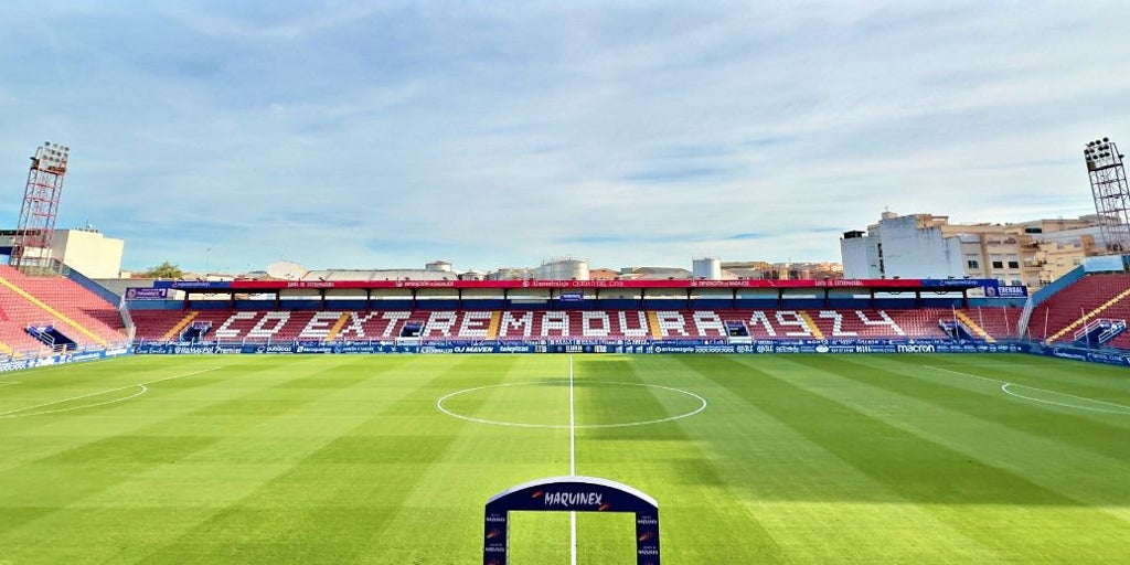 Gran expectación en Almendralejo para el partido de Copa ante el Sevilla: el Extremadura ya trabaja para el reparto de entradas visitantes