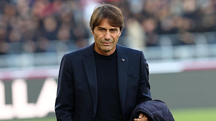 Conte se toma una insólita semana sabática en medio de la crisis del Nápoles