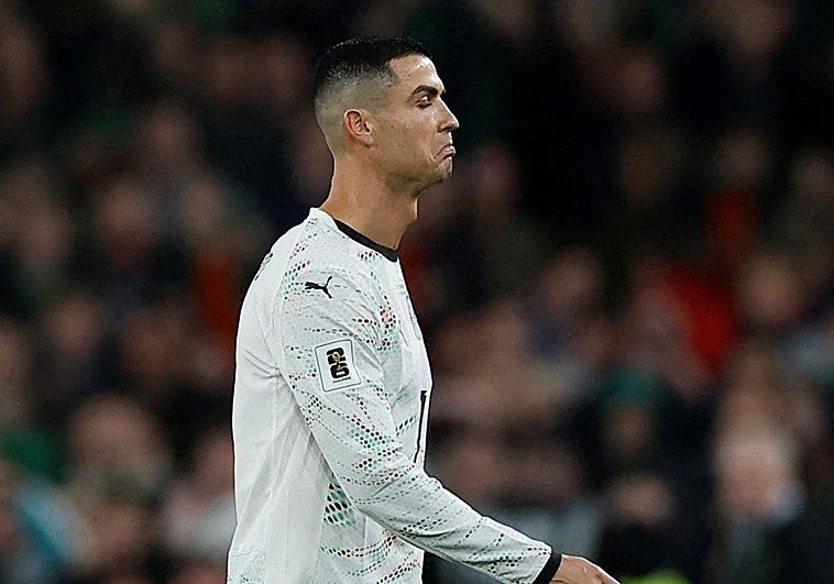 Cristiano Ronaldo, expulsado por primera vez en la selección lusa con roja directa
