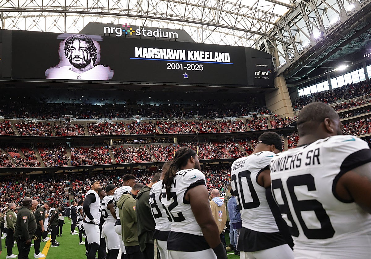 Los jugadores de los Texans homenajean la muerte de Marshawn Kneeland