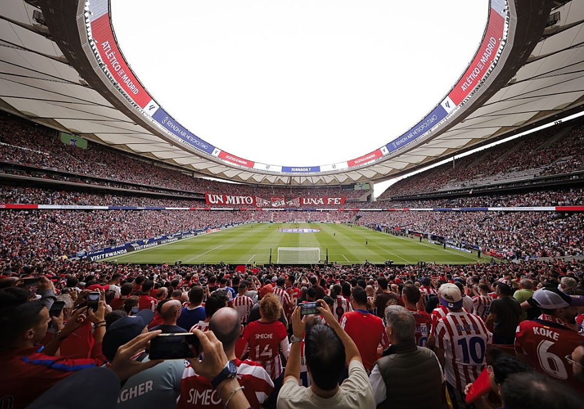 El Metropolitano, a reventar, en el partido de Liga de esta temporada contra el Madrid