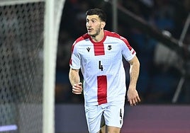 Lochoshvili, el defensa que idolatra Georgia por salvar la vida de un rival