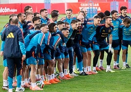 Jesús Navas, presente en el último entrenamiento de la selección española en Sevilla