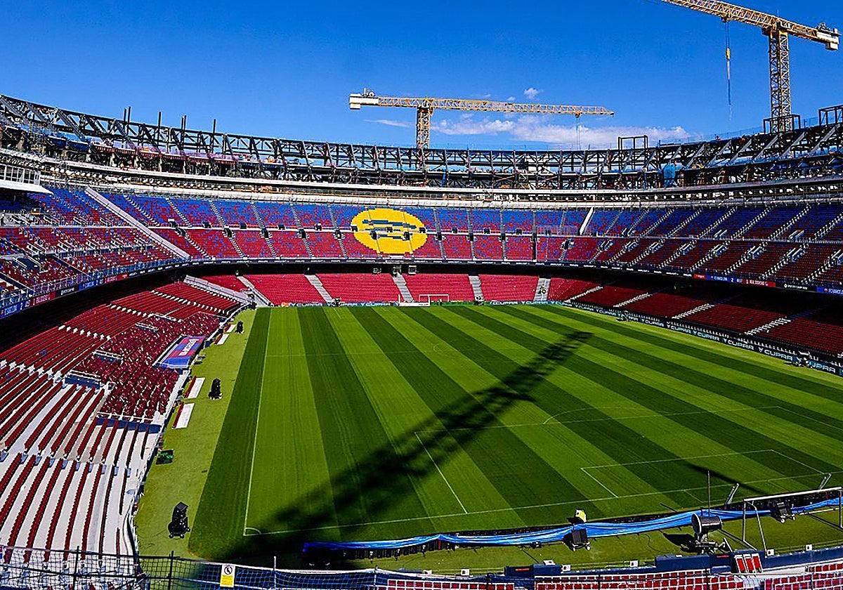 Estado del Camp Nou, todavía en obras