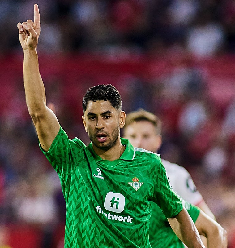 Ayoze celebra su gol en el derbi