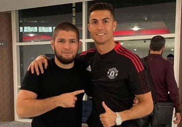 Cristiano Ronaldo, junto al excampeón de la UFC Khabib Nurmagomedov