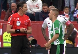 La curiosa charla entre Pablo García y Munuera Montero: «¿Me has llamado Juan? Me llamo José Luis»