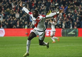 Nobel Mendy marca con el Rayo al Valencia su primer gol en Primera división