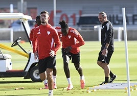 Doble oportunidad de Kike Salas para salir del ostracismo al que lo ha castigado Almeyda