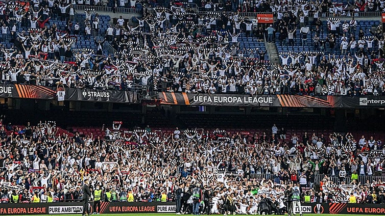 El Barça se blinda para evitar otro desembarco humillante del Eintracht