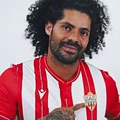 Aridane, jugador del Almería, detenido tras chocar su coche y dar positivo en alcohol